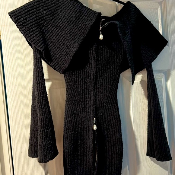 House of Harlow 1960 Black Off Shoulder Sweater from Revolve - Picture 5 of 7